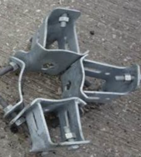 ABRAZADERA UNIV P/MONTAR 3 Tx 100KVA